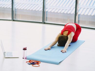 Adeus Postura Corcunda: Exercícios Eficazes para Corrigir em Casa e Transformar Sua Coluna — exercícios para corrigir a postu