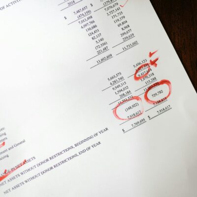 Para Planejamento tributário estratégico para empresas, é essencial analisar a estrutura fiscal, identificar oportunidades de