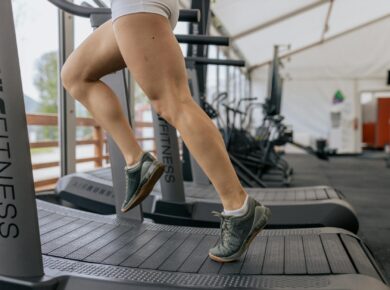 Treino de Esteira para Iniciantes: Seu Guia Completo para Começar com o Pé Direito — treino esteira iniciante | Por Dentro da